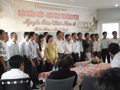 Ban liên lạc hội cựu giáo viên học sinh trường THPT Nguyễn Trân (Hoài Nhơn 2)